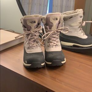 Women’s Northface Snow Boots